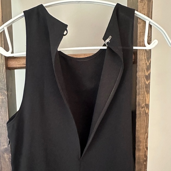 Aritzia Babaton Ozzy Romper with Pockets Size 4 - Picture 8 of 16